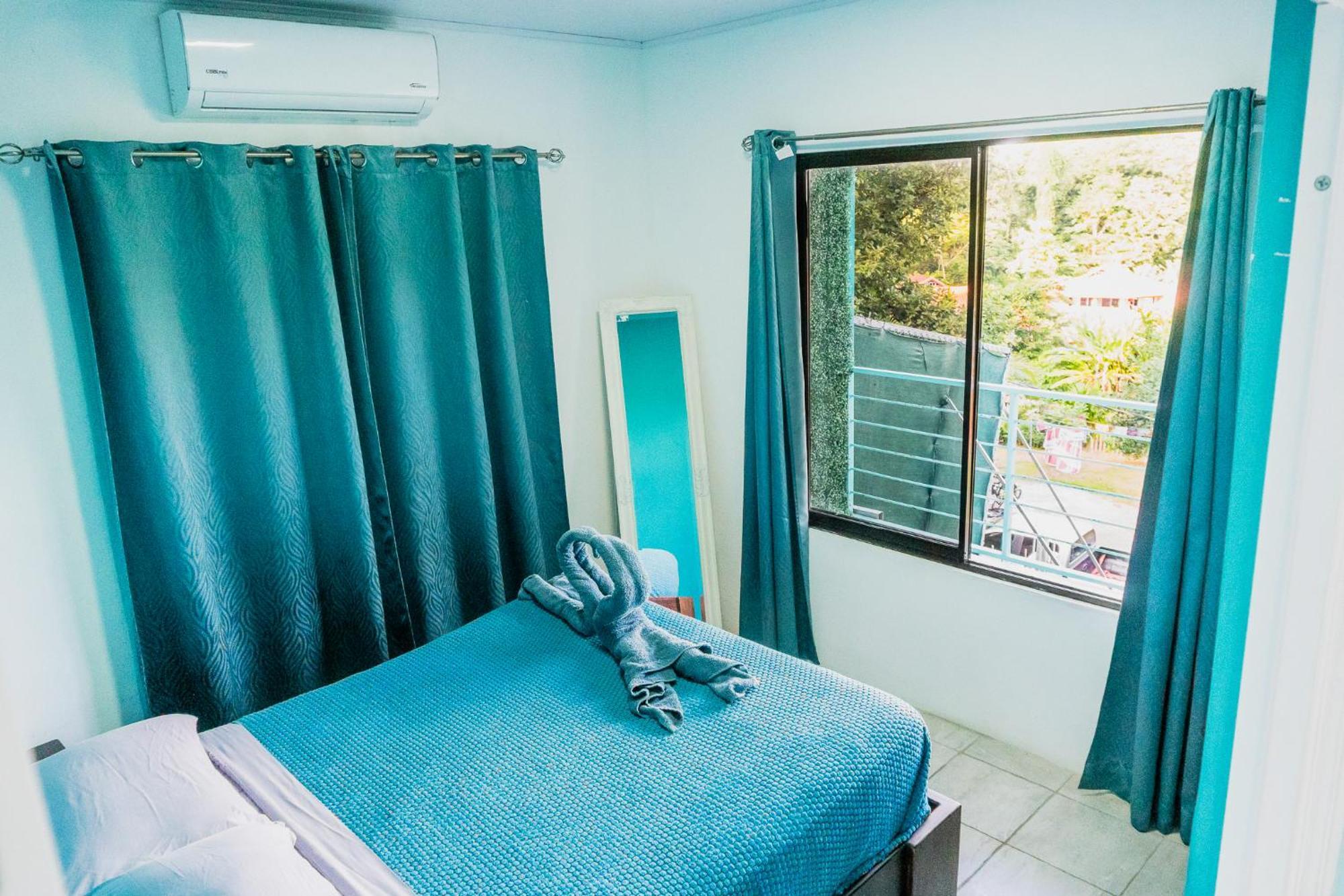 Ocean'S Breeze Apartment And Rooms Puerto Viejo de Talamanca Exteriör bild